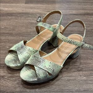 AEROSOLES Green Snakeskin Platform Sandals
